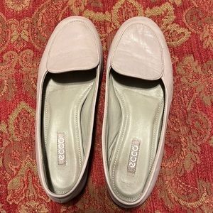 Lovely lilac / Light grey comfortable slip on leather flats by Ecco - size 38
